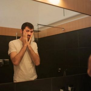 Do People in Stress Prefer to know the truth?